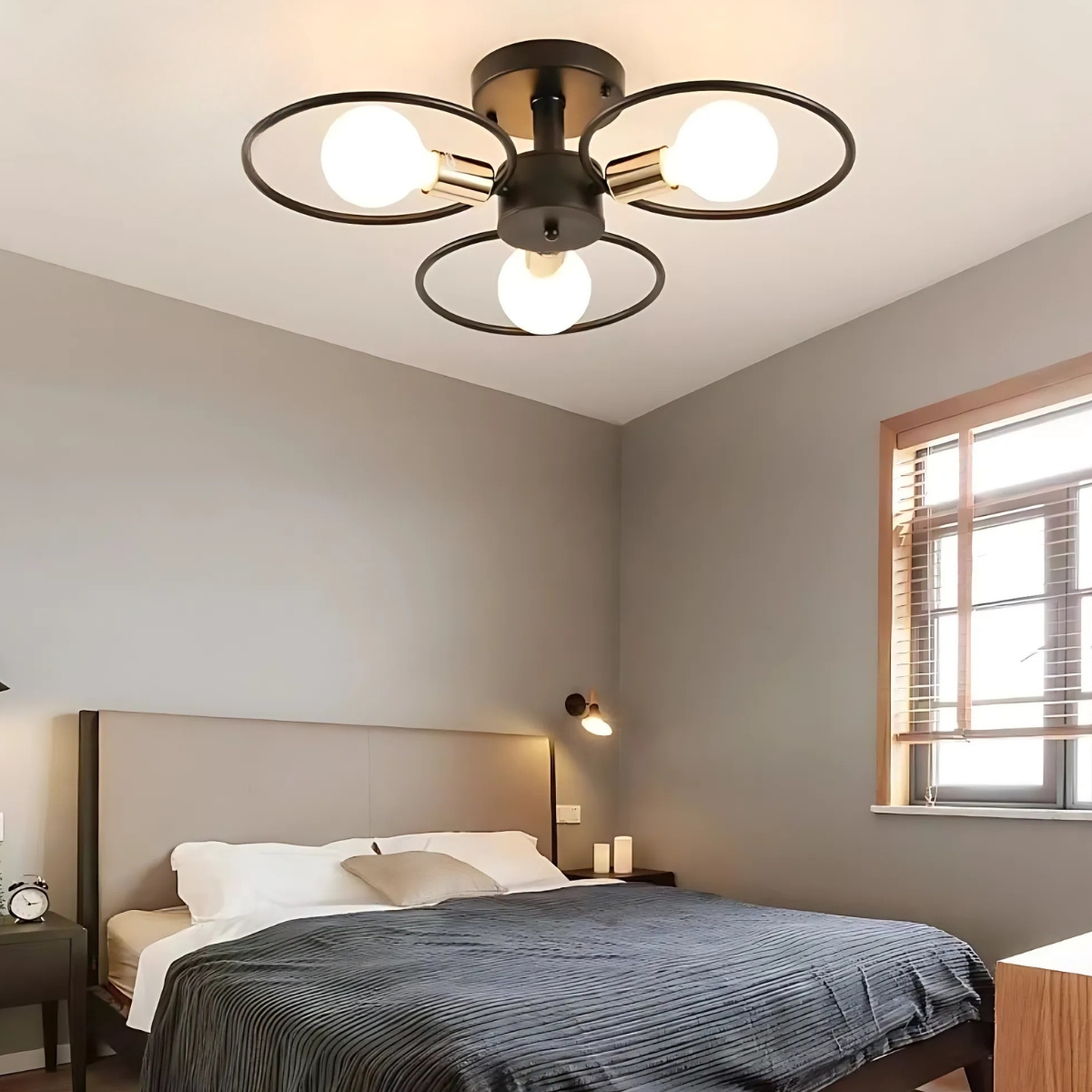 Lustre plafonnier avec 3 cercles noirs