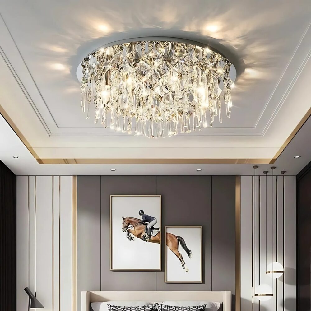Plafonnier en cristal luxueux et élégant dans un salon