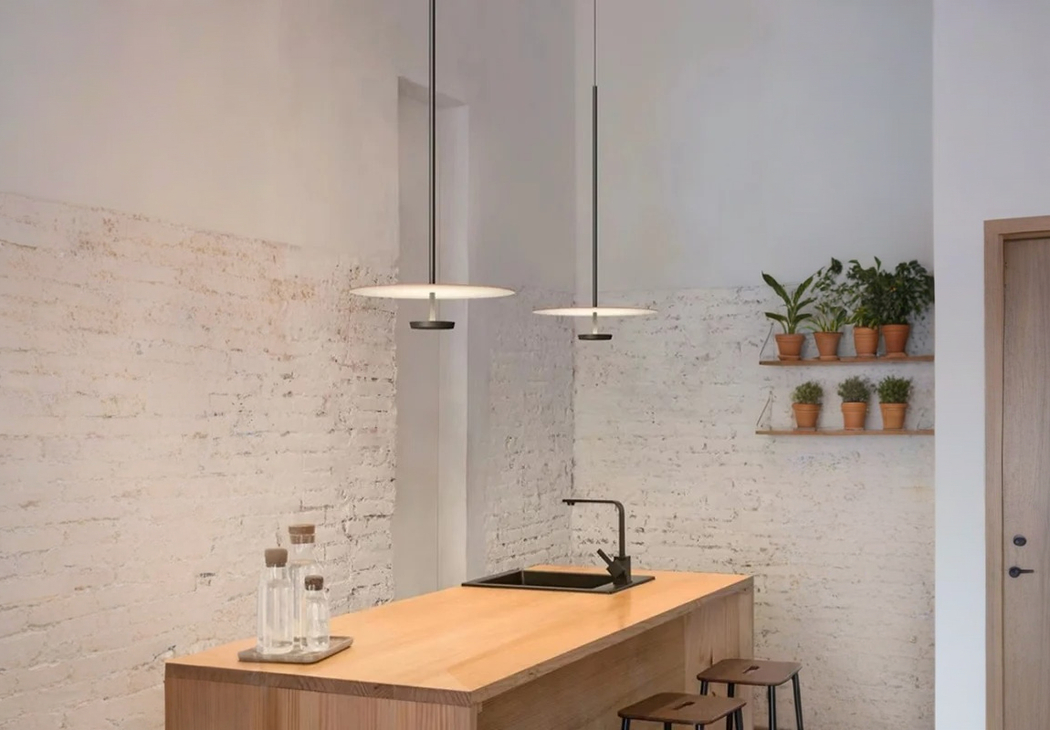 IMG_16_03_2025_plafonnier_design_italien_raffine_04.jpg