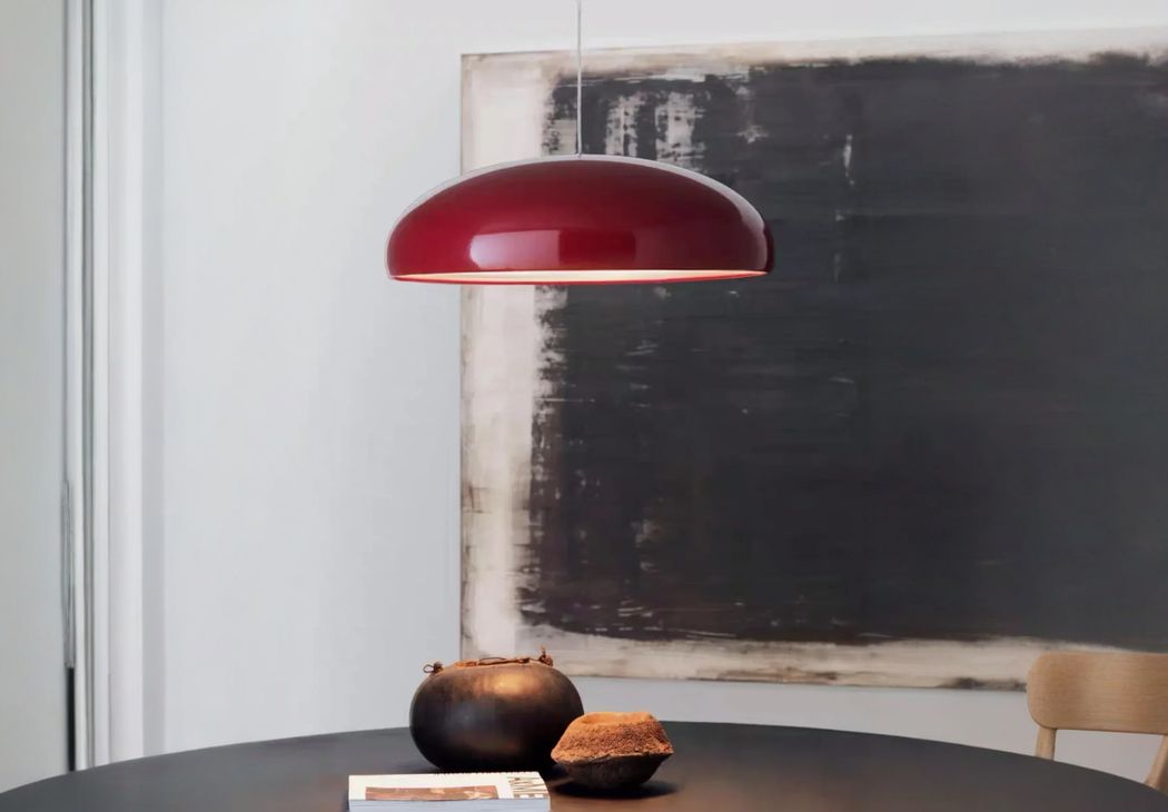 IMG_01_04_25_plafonnier_design_rouge_intense_03.jpg