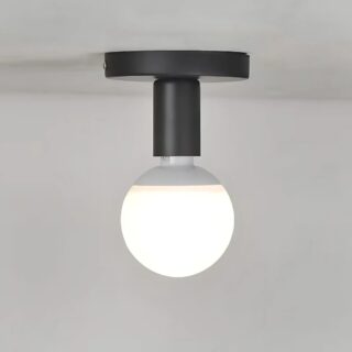 Plafonnier industriel simple noir sur fond blanc